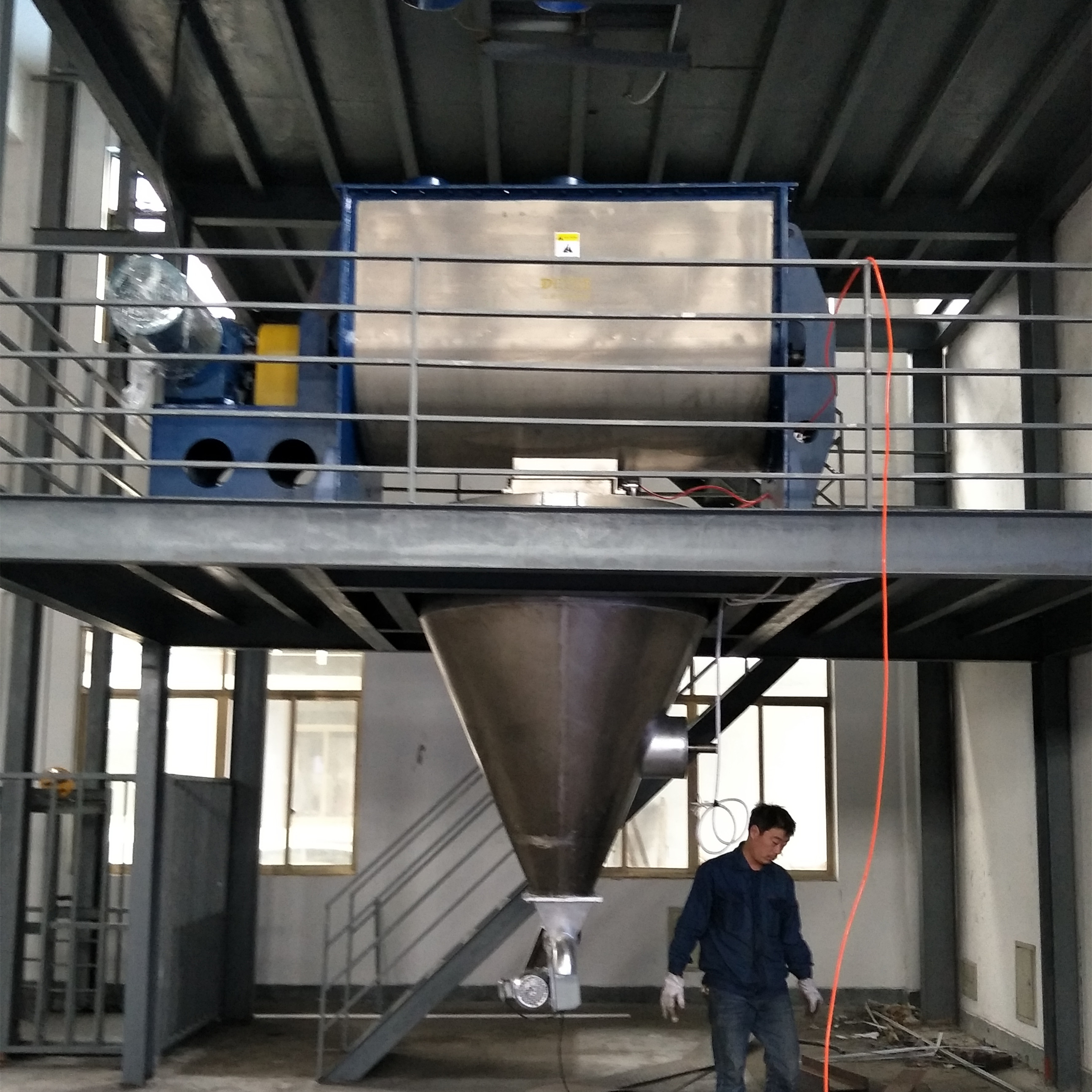 水溶肥行業(yè)-螺帶混合機(jī)(圖1) 水溶肥行業(yè)-螺帶混合機(jī)(圖1)